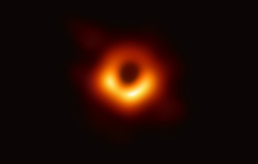 صدای ضبط شده از یک سیاهچاله غول‌پیکر 