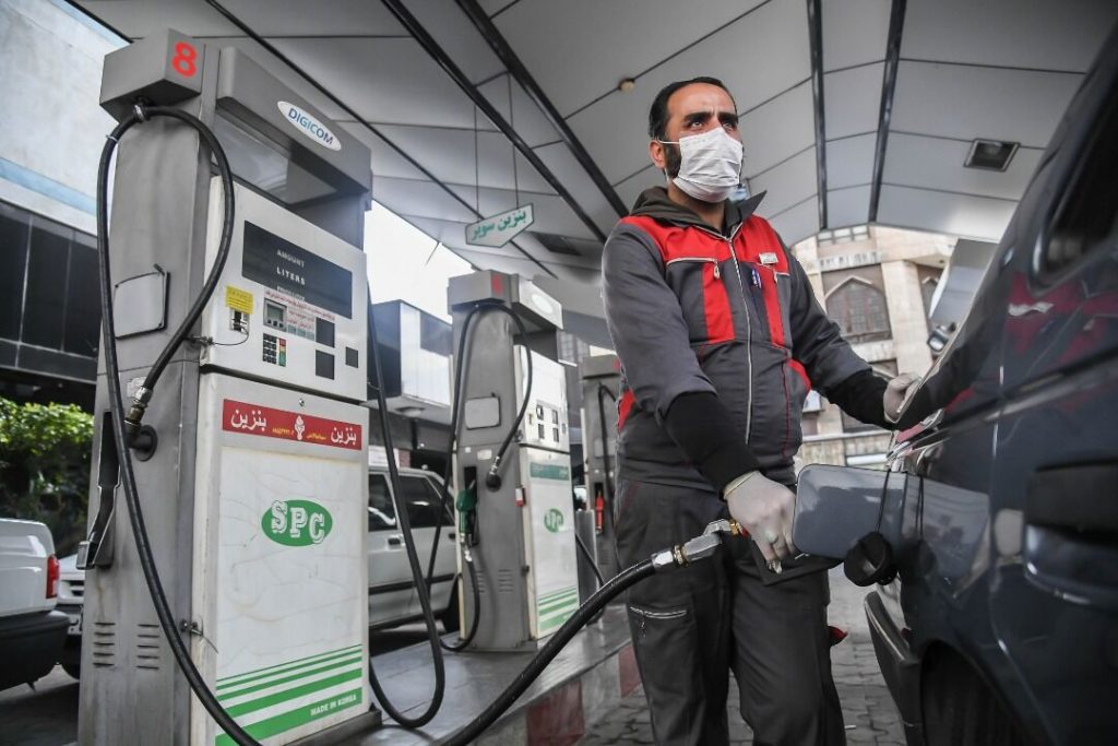 ایران در شرف واردات بنزین است