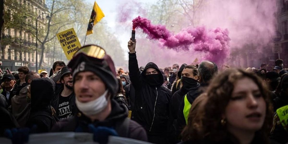 تظاهرات فرانسوی‌ها برای استعفای ماکرون