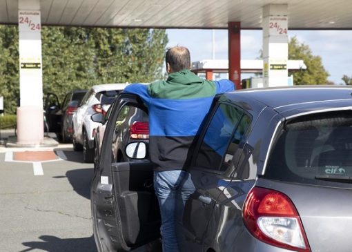بی بنزینی در فرانسه ادامه دارد