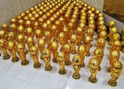 کشف ۱۴۴ کاپ جام جهانی جعلی در قطر!